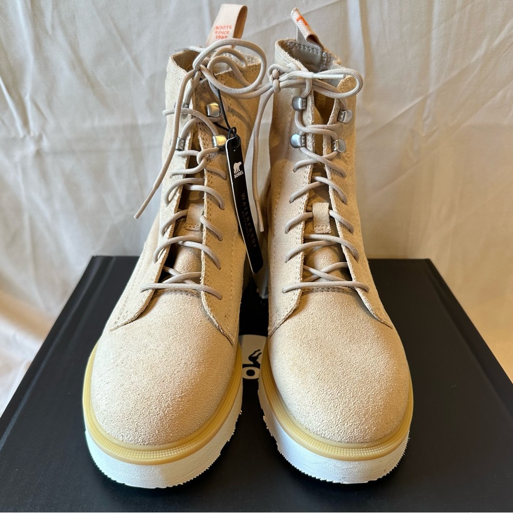 Sorel high-line heel lace boots
